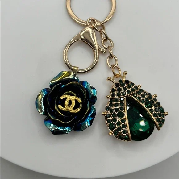 1432. Designer Gold and Green Keychain - Picture 2 of 3